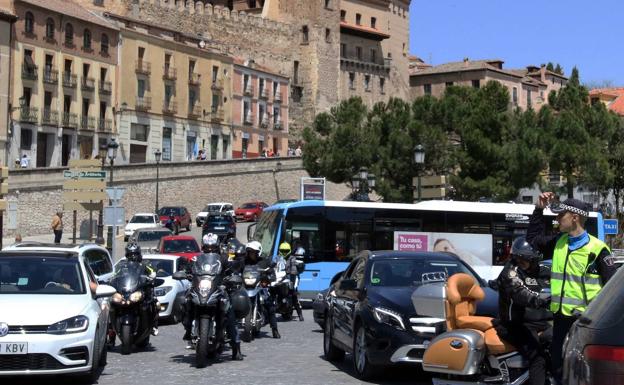 Segovia se prepara para cerrar su casco histórico ante el previsible aluvión de turistas este puente festivo