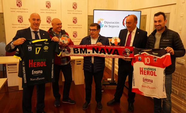 La Diputación apoya al Balonmano Nava con 60.000 euros