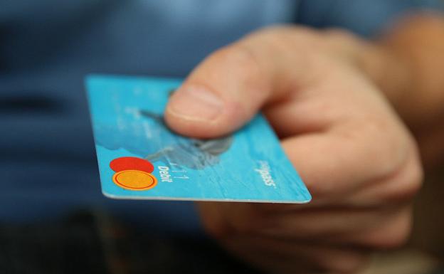 La Policía Nacional detiene a la cuidadora de una enferma de Alzheimer por robarle 7.000 euros en metálico