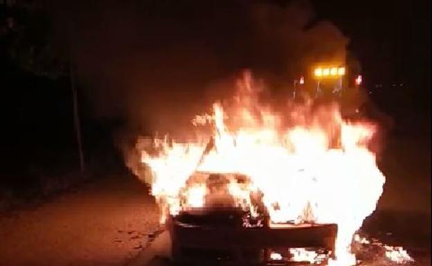 Recuperan un Seat León robado esta madrugada en Boecillo y hallan en llamas otros dos coches en Cabezón y Renedo