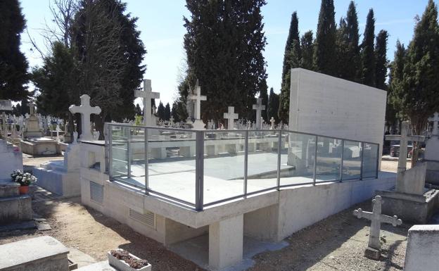 El cementerio de El Carmen custodiará los restos de los represaliados hasta que se entierren en el memorial