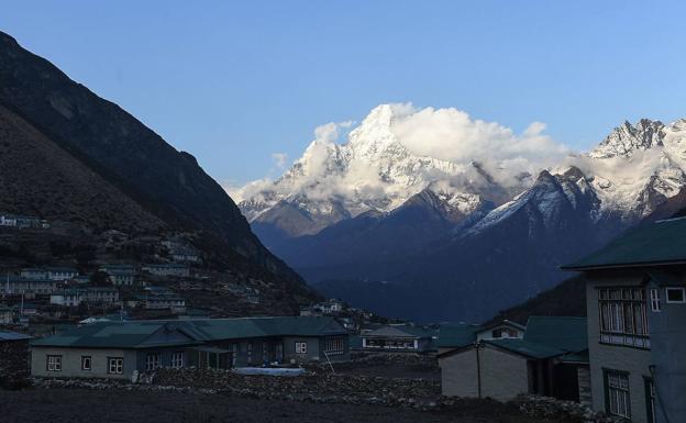 Muere un montañero español durante un descenso en el Himalaya nepalí