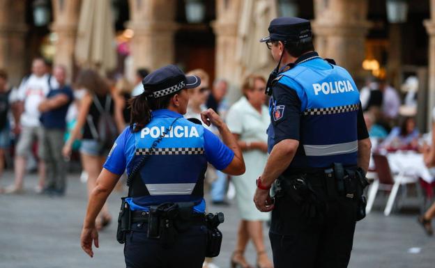 Piden seis meses de prisión por agredir a un policía de Astorga que le dio el alto por no llevar puesto el cinturón de seguridad