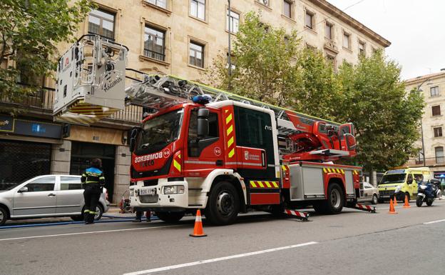 Dos intoxicados por humo en el incendio de una cocina en Salamanca