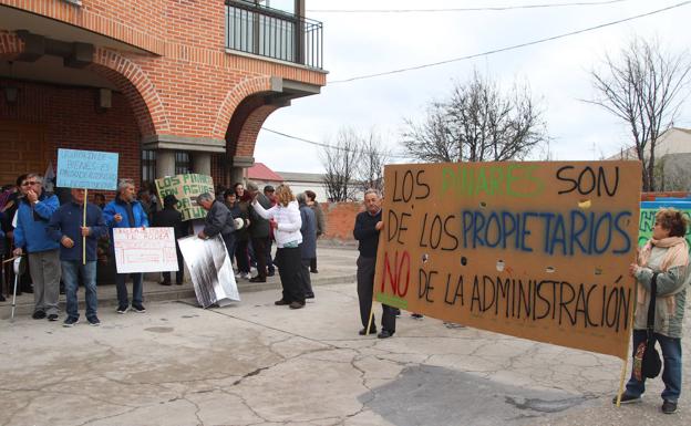 El proyecto de concentración parcelaria en Gomezserracín provoca una cacerolada