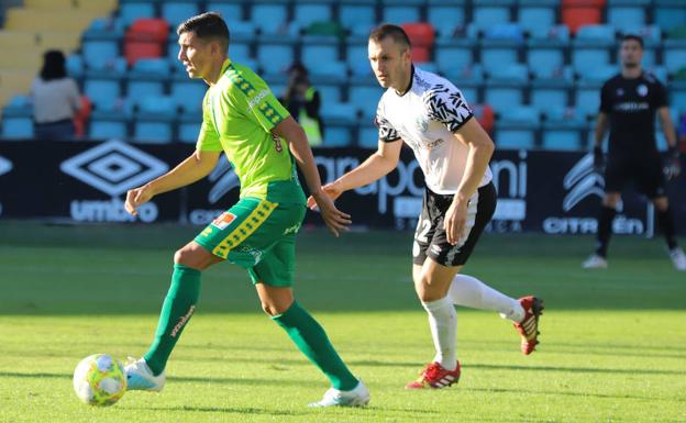 Kristian Álvarez recibe la suspensión cautelar y podrá jugar con el Salamanca CF UDS ante el Coruxo