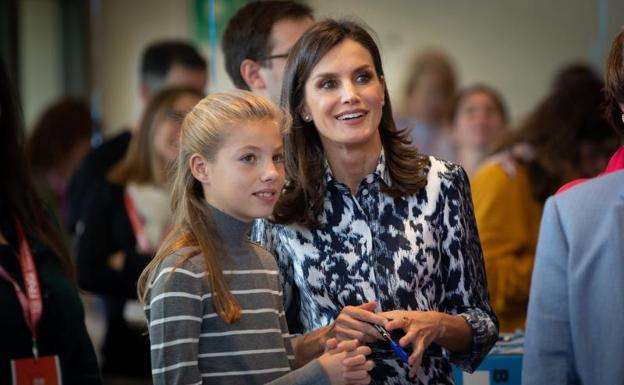 Victoria Beckham se mete en el vestidor de Letizia