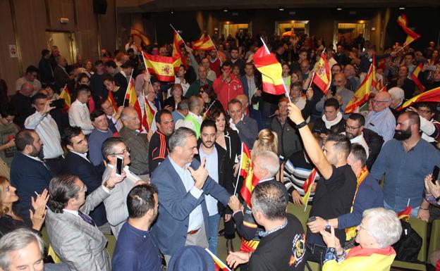 Ortega Smith se da un baño de patriotismo en Palencia