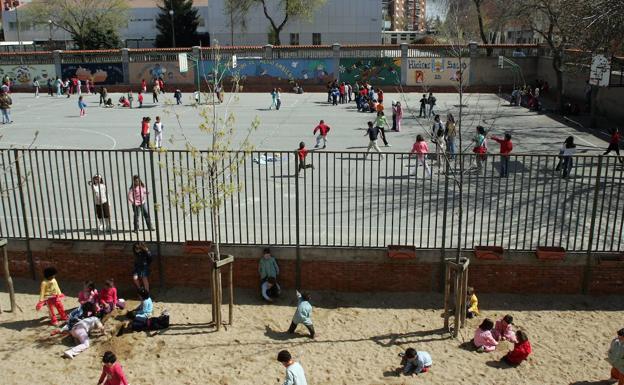 El Ayuntamiento cede el uso de aulas y gimnasios de colegios públicos a asociaciones de padres