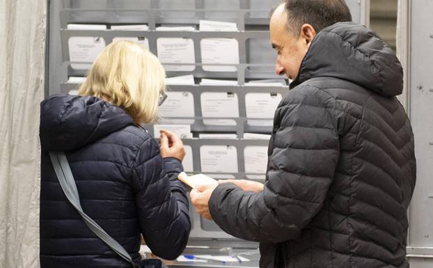 El PSOE retiene el voto más urbano y resiste el envite del PP en los grandes municipios de Castilla y León