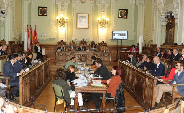 Valladolid fija su apuesta por la movilidad en bici y aprueba el bus gratis hasta los 15 años