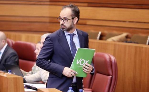 Vox se queda solo en su propuesta para derogar la Memoria Histórica de Castilla y León