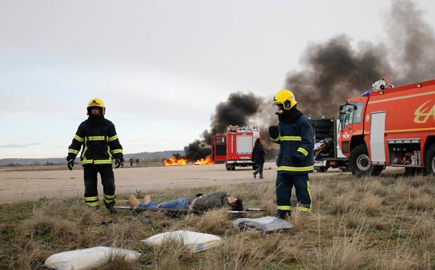 Matacán acoge un simulacro de accidente aéreo con 245 participantes