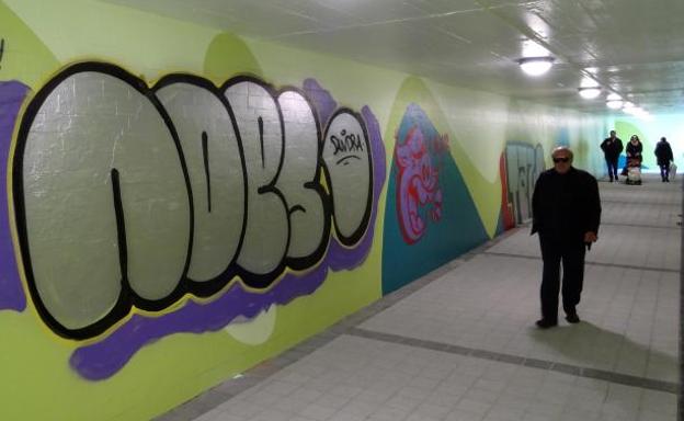 Los grafiteros llenan de pintadas el túnel de San Isidro de Valladolid seis horas después de su apertura