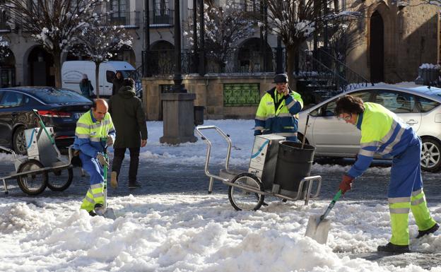 La ciudad afronta la campaña de nevadas con más máquinas que hace dos inviernos