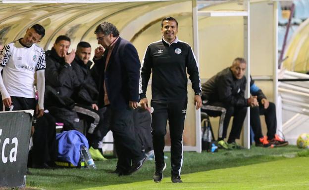 El Salamanca CF UDS, a no desengancharse 'sin' técnico ante el Alavés B