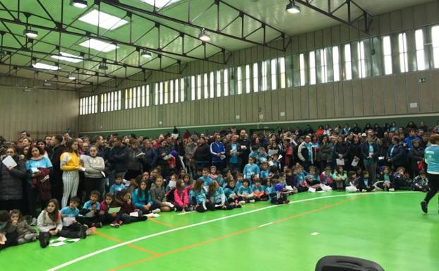 La lluvia no desanima al millar de participantes de la carrera de la Diabetes de Ciudad Rodrigo