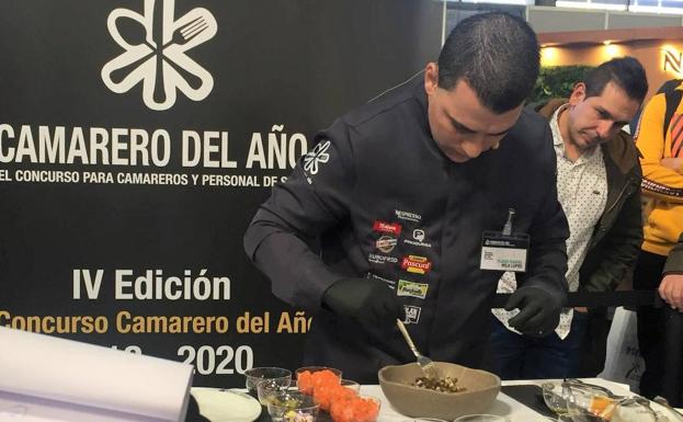 Flavio Mila Lopes, de El Ermitaño, gana la tercera semifinal del Concurso Camarero del Año