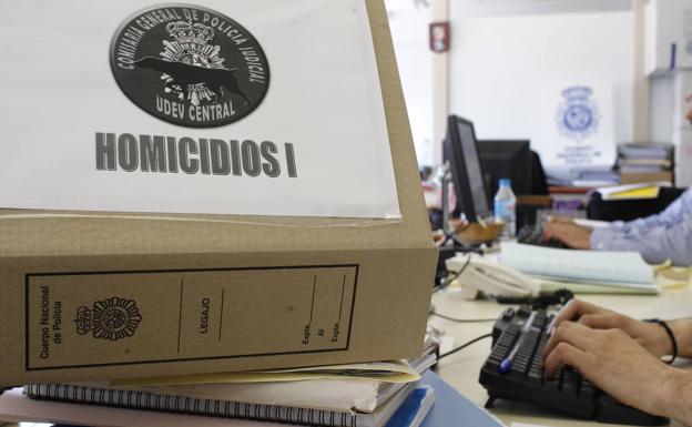 Detenido tras degollar presuntamente a su abuela en Madrid