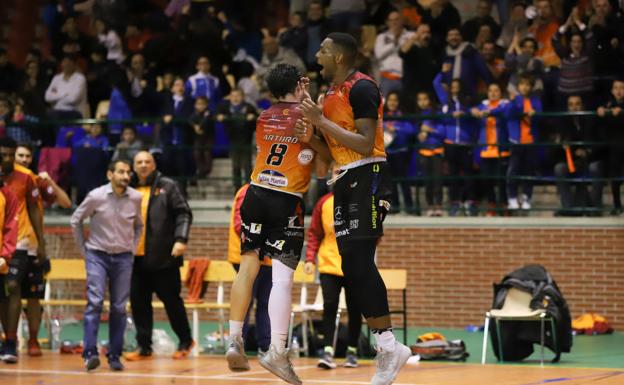 El Aquimisa Carbajosa también sabe ganar en la prórroga para seguir invicto (70-67)