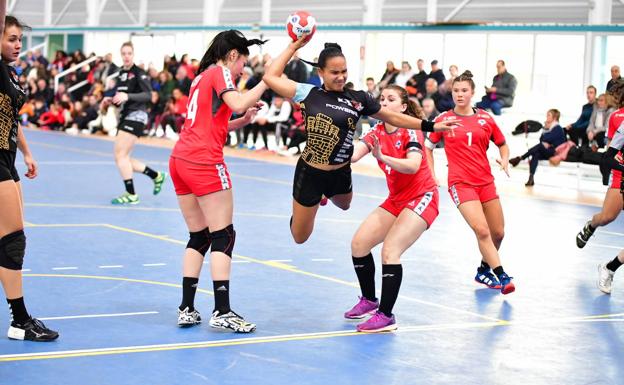 La selección femenina de Castilla y León se estrena con triunfo