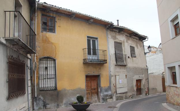 La calle San Julián de Cuéllar se cierra al tráfico para mejorar la seguridad en dos edificios