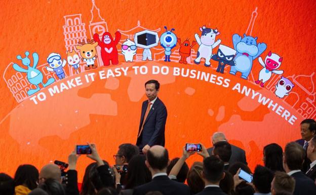 Alibaba sale a bolsa en Hong Kong y sube un 6,5%