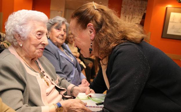 Encuentro de dos centenarias en Esguevillas de Esgueva