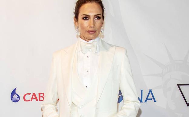 4 ideas de trajes para huir del clásico vestido en Nochevieja