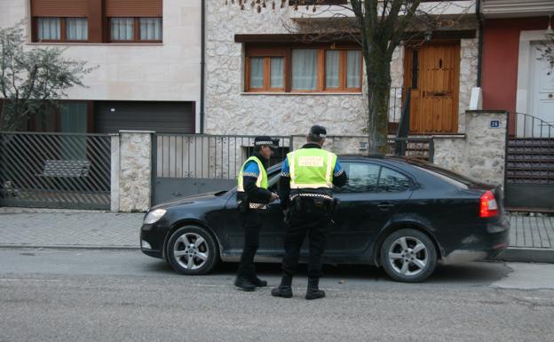 Tres de los cuatro nuevos policías locales de Cuéllar iniciarán las prácticas el 9 de diciembre