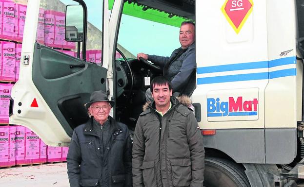 El sector del transporte, con 51,3 años de media, encara un difícil relevo generacional
