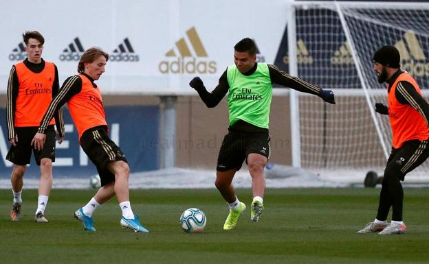 El salmantino Bruno Iglesias realiza su primer entrenamiento con la primera plantilla del Real Madrid