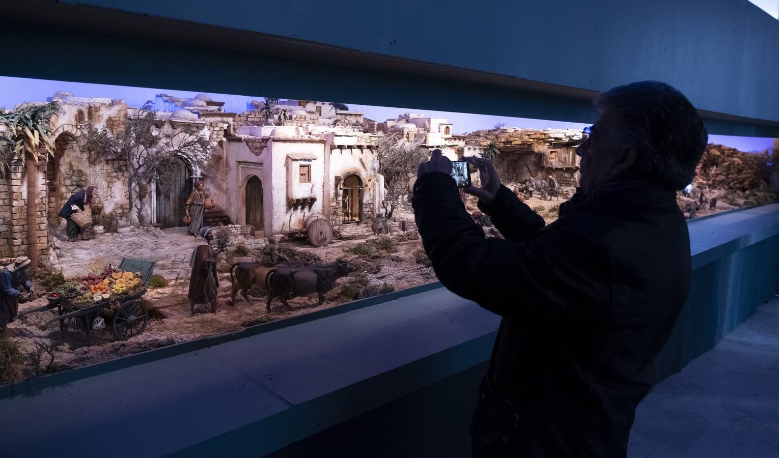 El Belén Bíblico Monumental luce en la iglesia de las de las Angustias de Valladolid