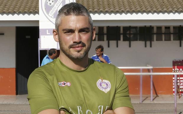 Edu Vallecillo ya no es jugador del Palencia Cristo