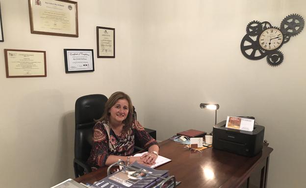 Mar Arnáez: «Cuando se acude a un tratamiento psicológico tu vida mejora y eres más feliz»