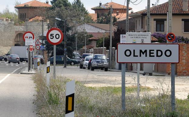 Dos mujeres heridas en una colisión entre un turismo y una furgoneta en la CL-602 en Olmedo