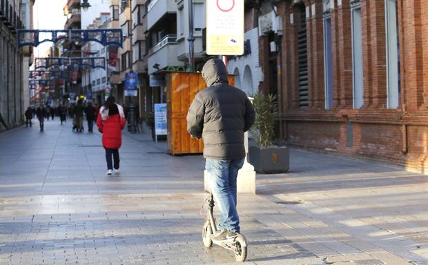 Palencia modificará su ordenanza de tráfico para incluir la nueva regulación sobre patinetes
