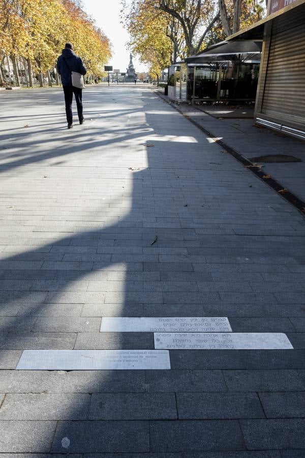 Placas con historia en el suelo de Valladolid