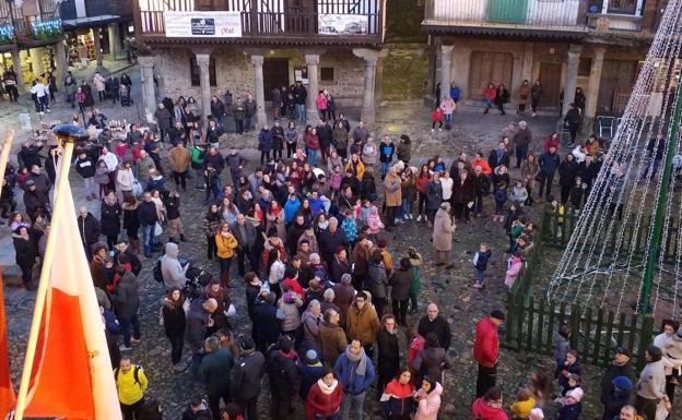El municipio de La Alberca estrena su iluminación navideña con concierto incluido