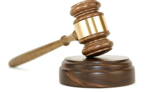 Tres años de cárcel para el joven que causó a otro numerosos cortes en la cara con un botellín en Valladolid