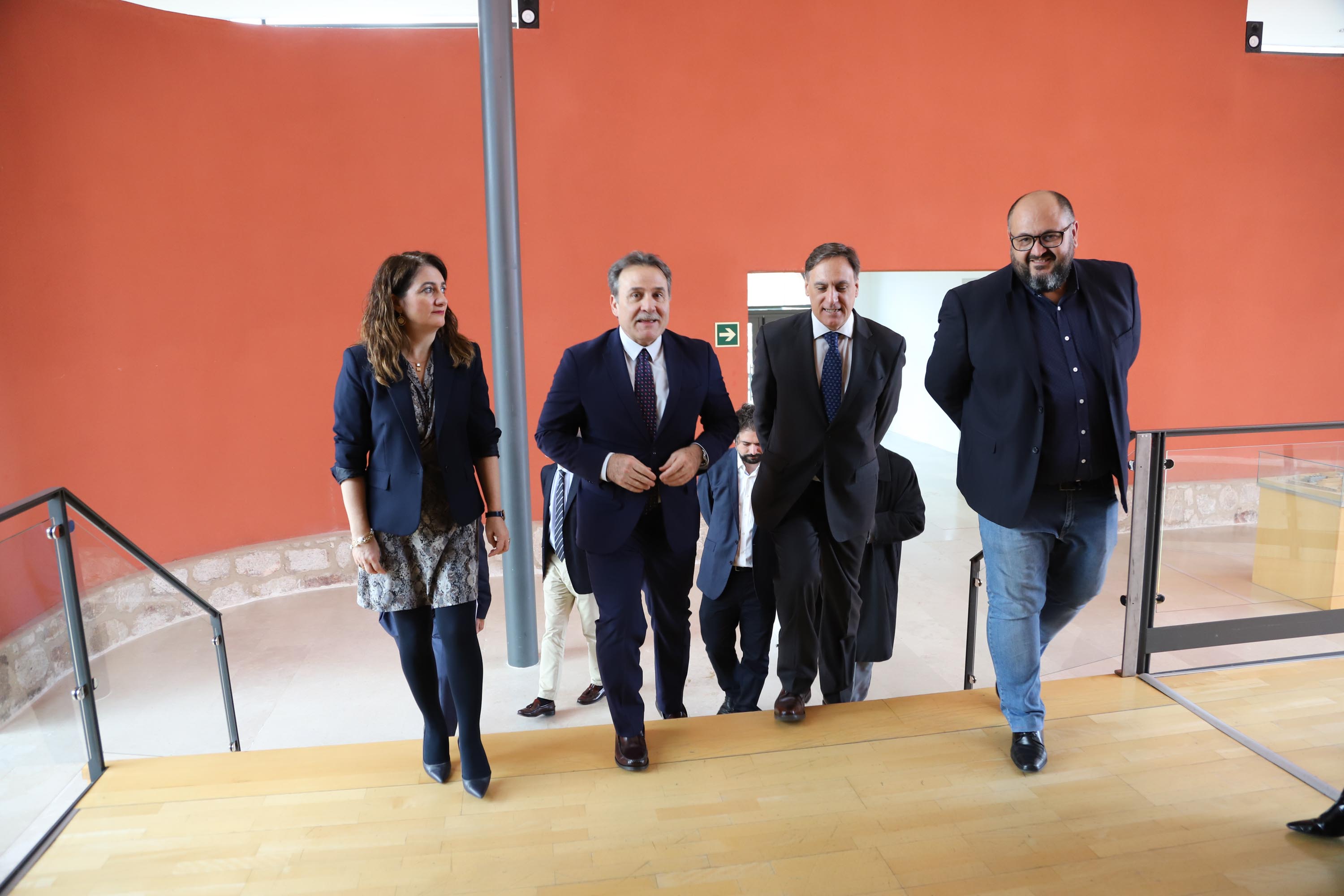 Visita del embajador de Cuba al DA2 de Salamanca