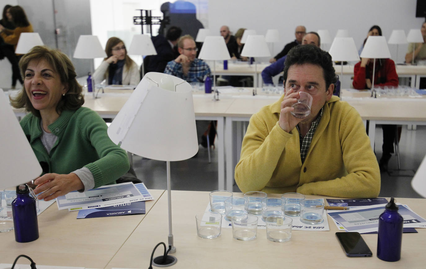 El sabor del agua, a análisis en una cata en Palencia