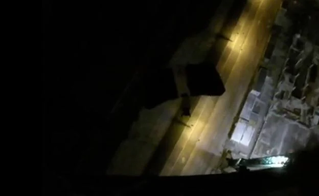 El paracaidista nocturno de Burgos ya había saltado desde una grúa de obra anteriormente