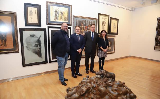 El embajador de Cuba visita la muestra de arte caribeño 'Un viaje de ida y vuelta'