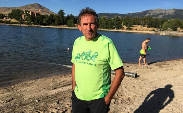 La Federación regional de Triatlón rinde homenaje a su primer presidente