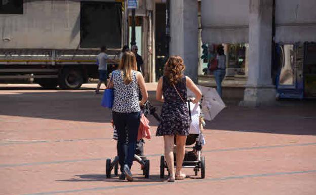 Europa reprende a España: el padre también tiene derecho al complemento a su pensión por tener hijos