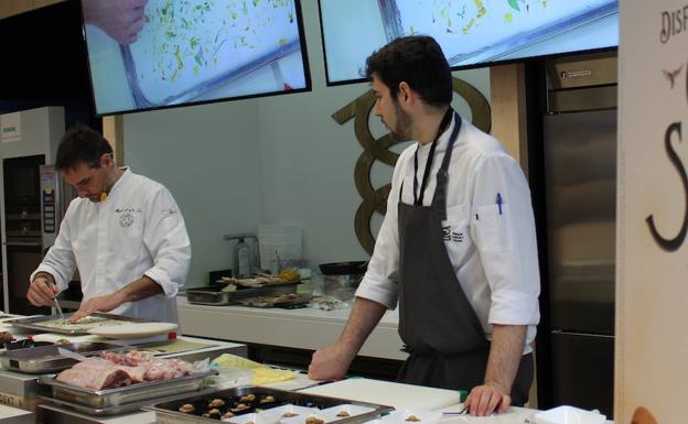 Miguel Ángel de la Cruz pone en valor el lechazo en el Basque Culinary Center