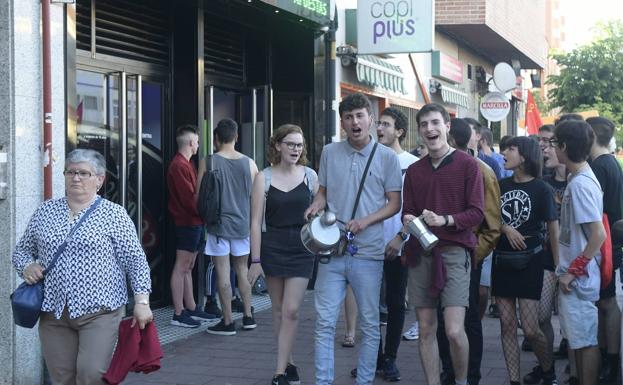 Los vecinos de La Rondilla informarán este sábado sobre los «daños» que provocan las casas de apuestas a los jóvenes