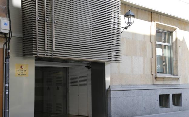 La Junta asume la tutela de una menor de 15 años de Palencia que denunció a su madre por tirarle del pelo