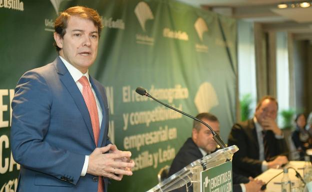 Mañueco y Sánchez hablarán esta tarde por teléfono en un receso del pleno de las Cortes